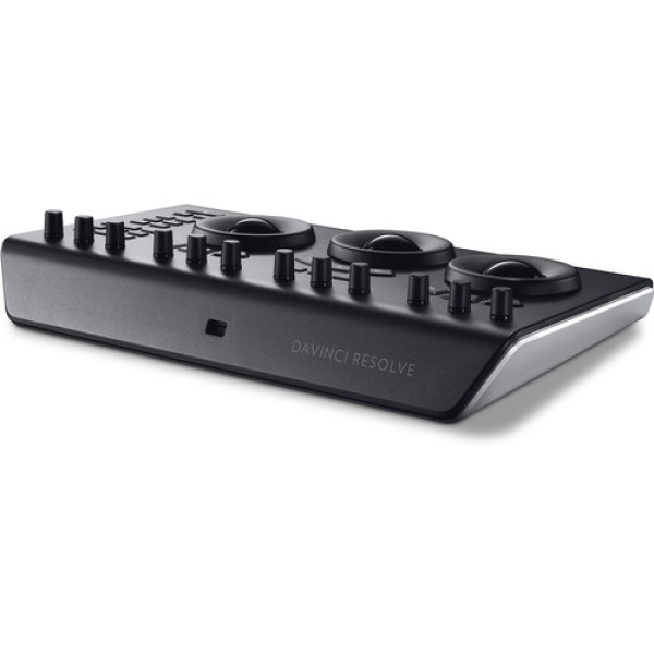 Портативна панель DaVinci Resolve Micro Panel